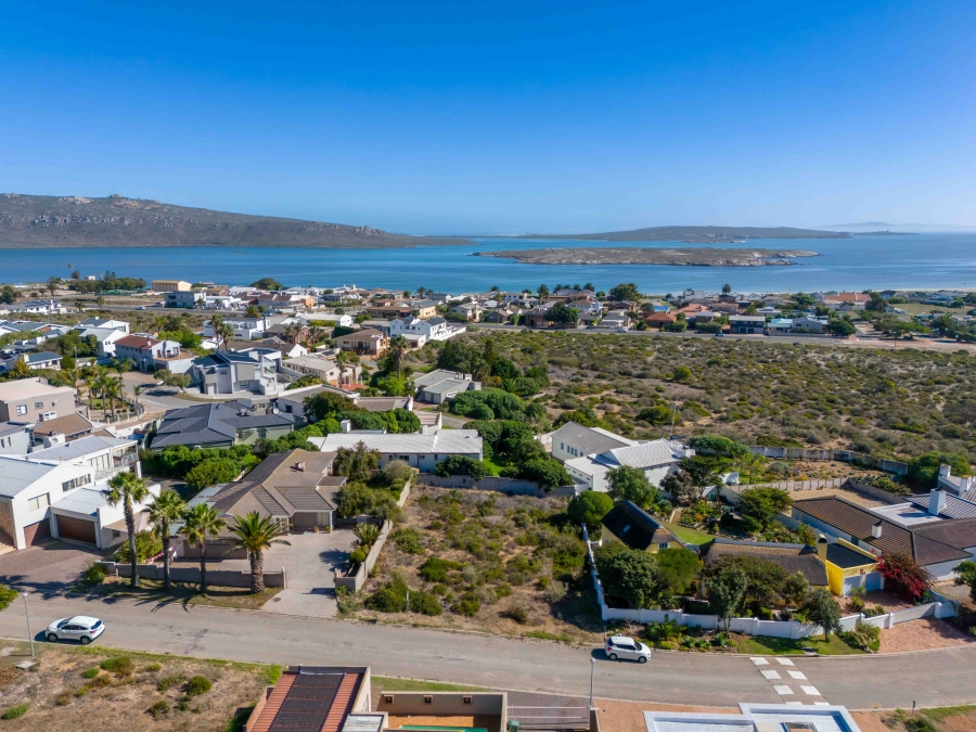 8 Bedroom Property for Sale in Middedorp Western Cape